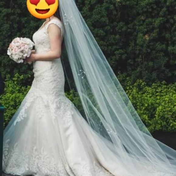 🔥SOLD🔥Christina Wu Wedding Dress off white color - Picture 4 of 13